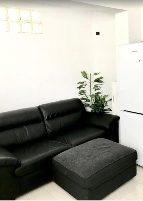 Oyo Guest House Duc De Gaeta Валенсия Екстериор снимка