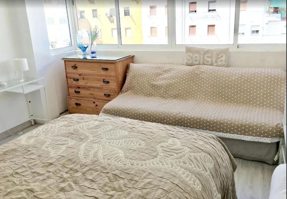 Oyo Guest House Duc De Gaeta Валенсия Екстериор снимка