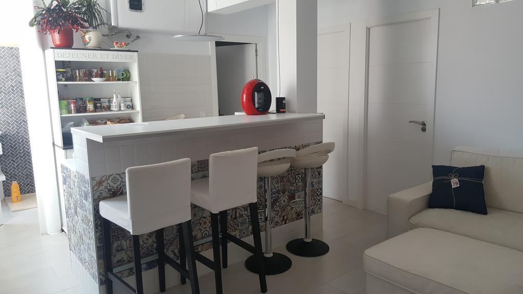 Oyo Guest House Duc De Gaeta Валенсия Екстериор снимка